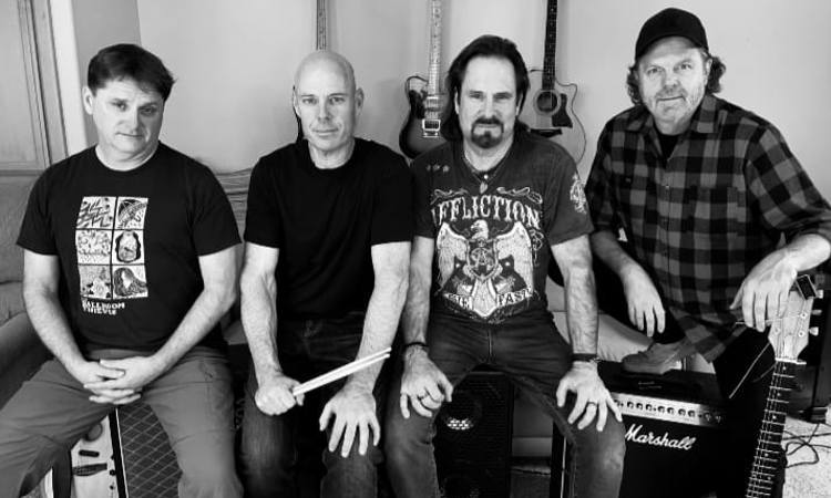 Live Music by FM FlyBy